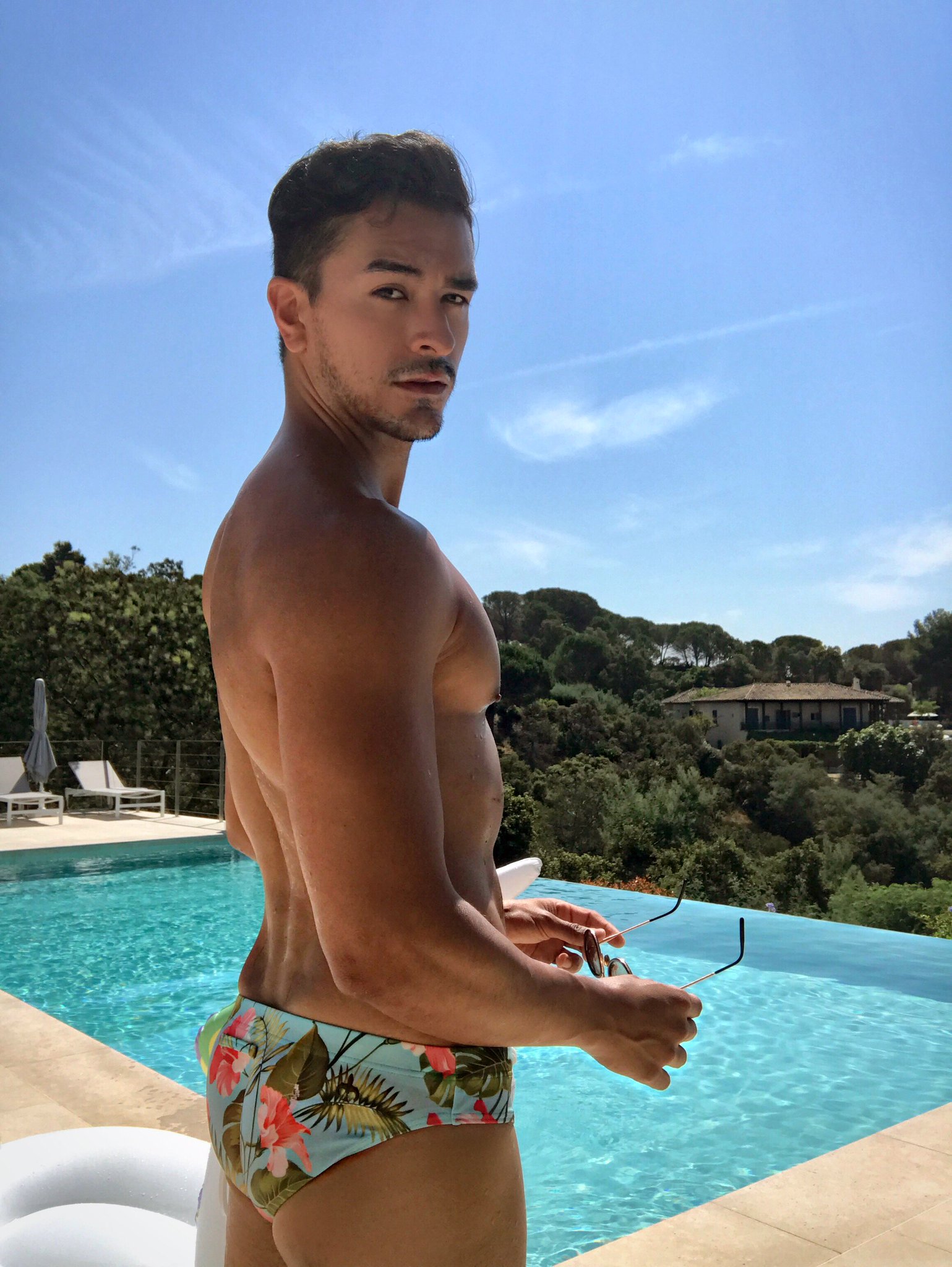 DHg_YFzXUAAM8OU.jpg:large