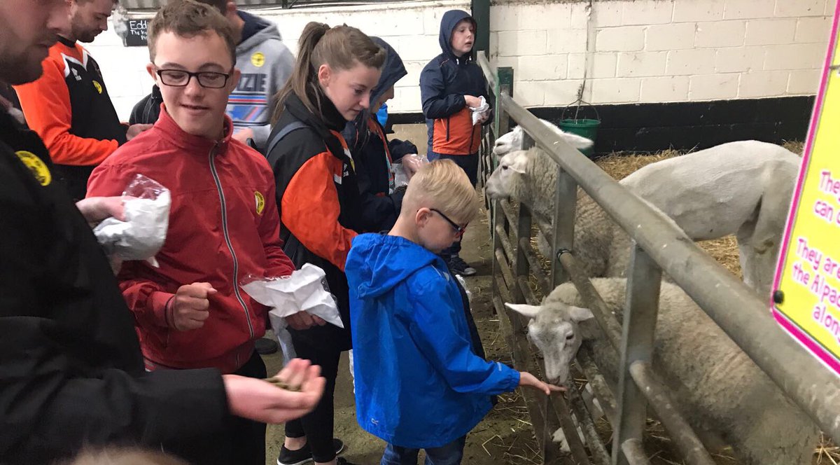 BFCCT_'s tweet photo. Inclusion Camp: 😀👫

Our Inclusion campers are at @farmerparrs this morning - with the children feeding the animals 😀🐄🐑 https://t.co/tM0T4b9RI1