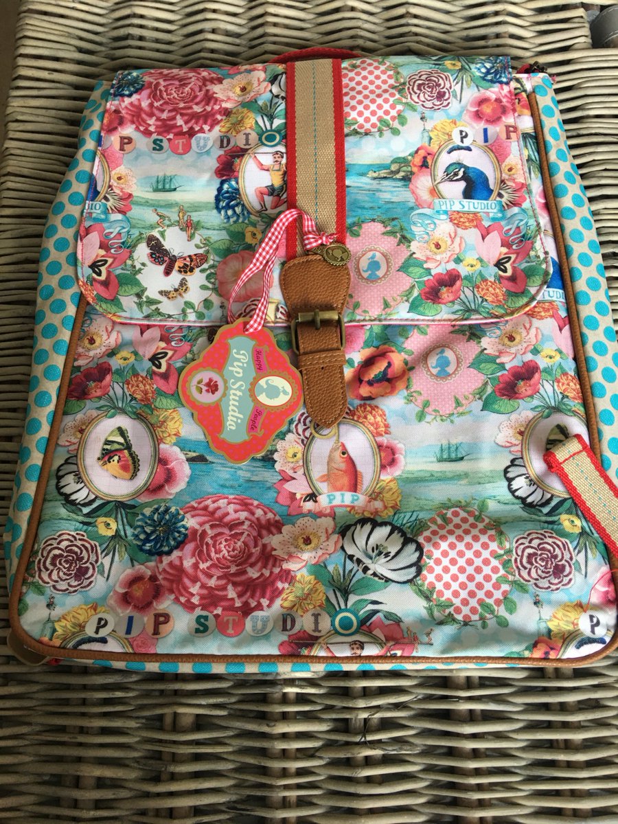 craft_sisters's tweet photo. Back to school with a cool new PiP backpack. @Kidsgov @randomhousekids @_houseandgarden #School2017 #backtoschool #KidsBackToSchoolImBackTo https://t.co/oM5Smr9ygt