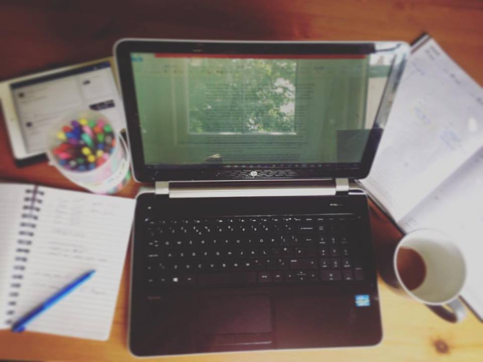 Hard at work <a href="/LaurieBSummers/">Laurie Brook Summers</a> <a href="/AnyaKWilliams/">Anya Williams</a> <a href="/RewGannon/">Andy Gannon</a> #theidlehour #theatre #londontheatre #newwriting #newtheatre #watchthisspace