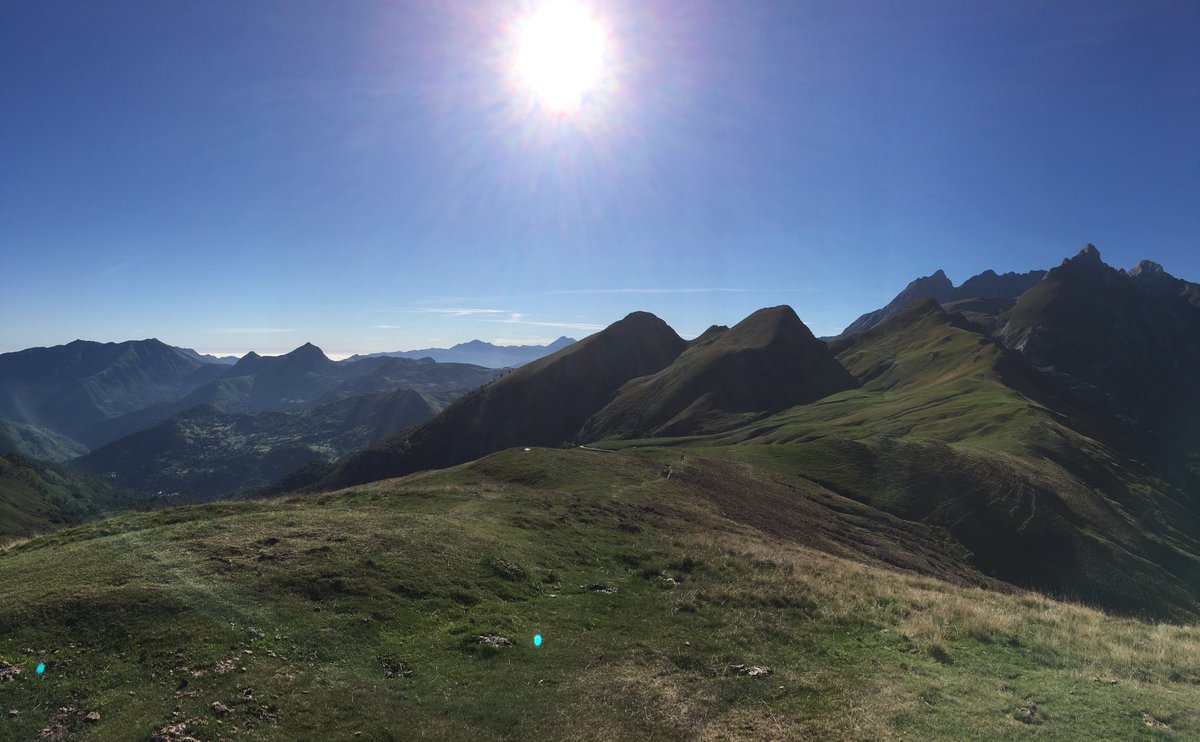 flostrummer's tweet photo. #ride depuis #laubisque en #vtt #mtb avec #jeammigouadain vers #Beost @stationGourette #laruns #eauxbonnes @departement64 https://t.co/VDqL5sTXMs