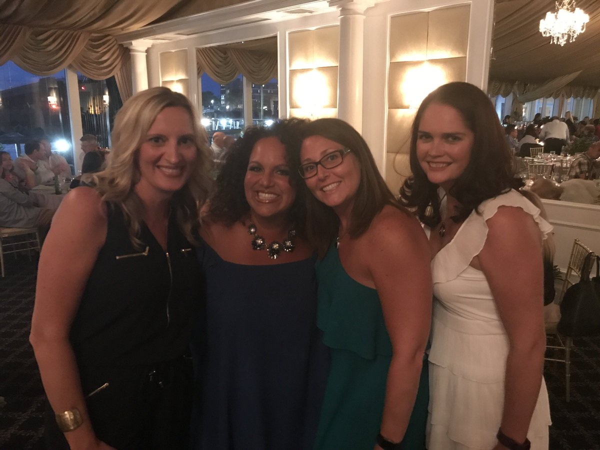 LynbrookTC's tweet photo. Lynbrook Teachers at Their Best! #Bebrave #Lynbrookpride #LHSfamily https://t.co/uzYNIHva2W