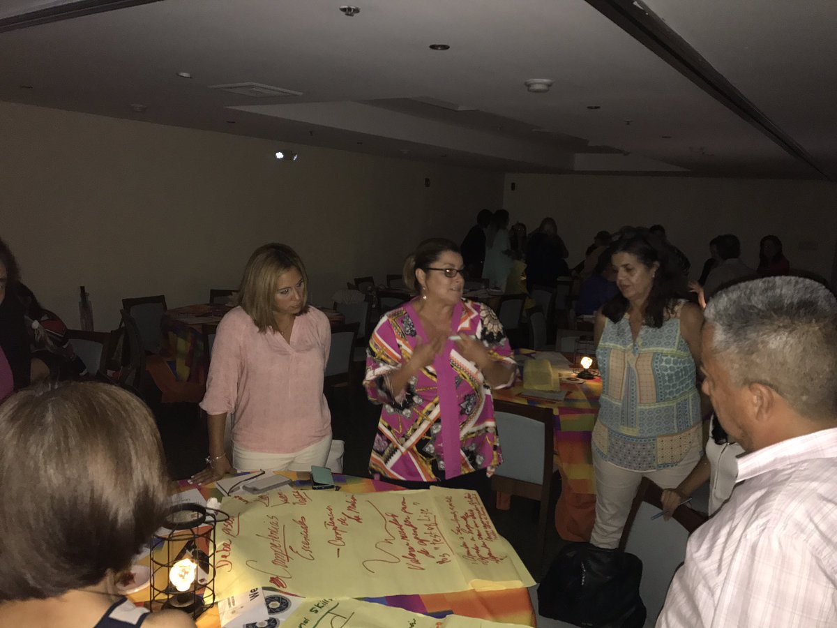 ClaribelClary23's tweet photo. Conferencia: Educando en un mundo de ABP. Dia espectacular entre colegas comprometidos con la educacion. #pblPR #pblBIE #pblgeeo https://t.co/NhgHlzEyNg