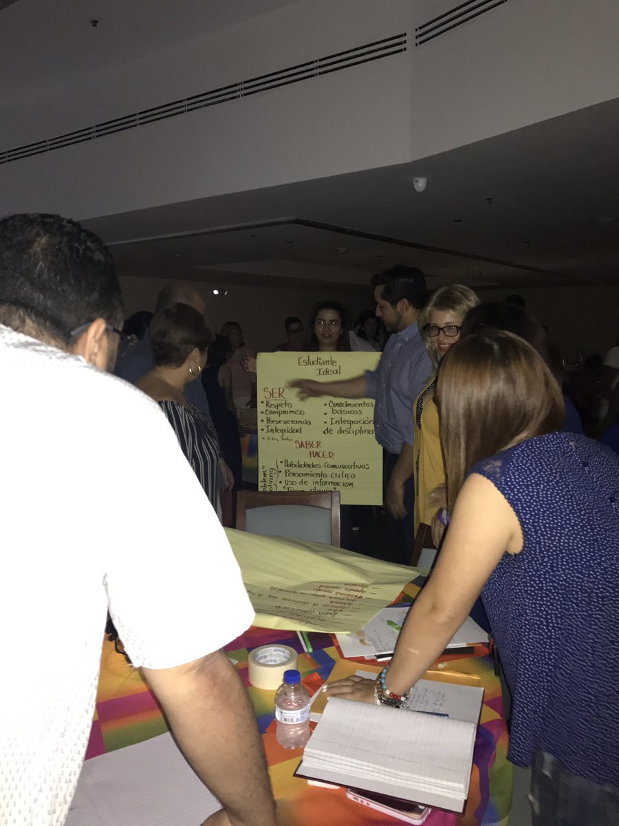 ClaribelClary23's tweet photo. Conferencia: Educando en un mundo de ABP. Dia espectacular entre colegas comprometidos con la educacion. #pblPR #pblBIE #pblgeeo https://t.co/NhgHlzEyNg