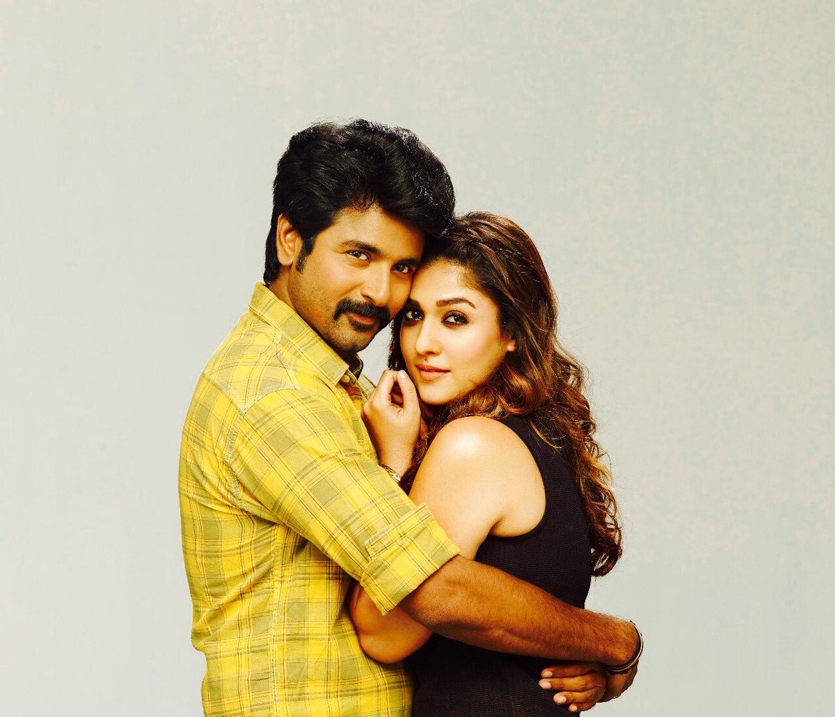 NayantharaU's tweet photo. Super response for #VelaikkaranTeaser ..#SuperFans🙏..Single release very soon 🎹🎸#VelaikkaranSingle https://t.co/xAITpdjNPg