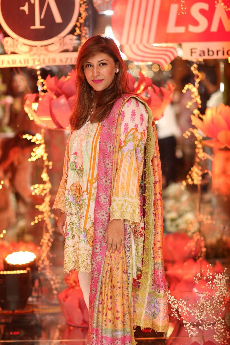 MediaSpringPk's tweet photo. Nur Zehra, Sehr Khosa, Alina Shahid & Shahrose Chaudri at Preview of The Mystic Lotus Unstitched collection by #FarahTalibAziz & #LSMFabrics https://t.co/1PlX3lvKoS