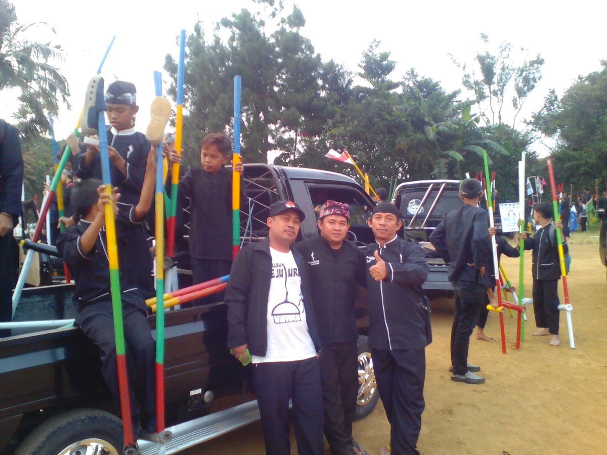desalinggarsar2's tweet photo. Hayu urang mumule budaya sunda
#SundaSpiritPancasila 
@DediMulyadi71 @DiskominfoPWK @PleredBerseka https://t.co/8ar5bzFIwv
