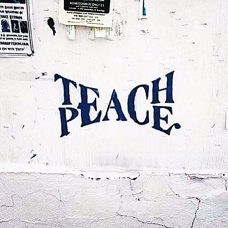 ValMMendes's tweet photo. #TotsSomBarcelona  #NoTenimPor #Rambles  #somosmás 
#Losprejuiciosmatan #Teachpeace #barcelona #OrgullBarcelona via @peplobera https://t.co/bIPPxEV4mG