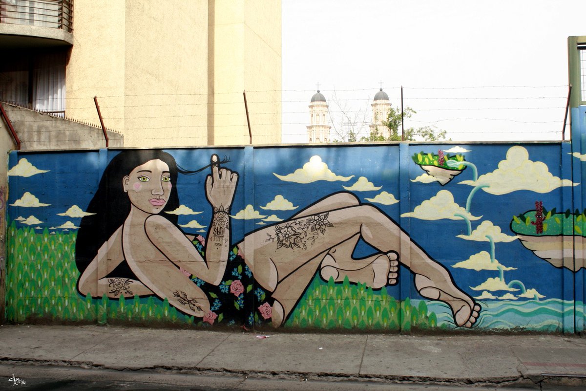 biciyungay's tweet photo. STFI! y la mujer como protagonista del mural en el próximo #Bicitur por Barrio Yungay #murales #Streetart #biciturismo #biketours #arte https://t.co/q4Rlb5v2mn