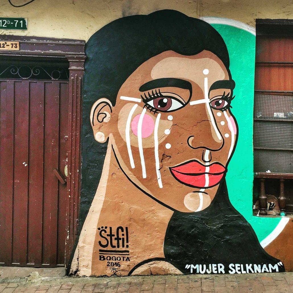 biciyungay's tweet photo. STFI! y la mujer como protagonista del mural en el próximo #Bicitur por Barrio Yungay #murales #Streetart #biciturismo #biketours #arte https://t.co/q4Rlb5v2mn