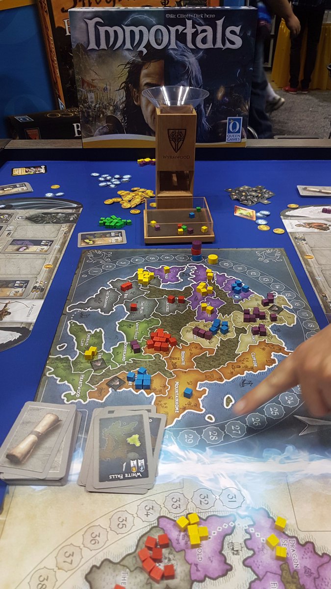 Ulrich @ Queen Games tweet media