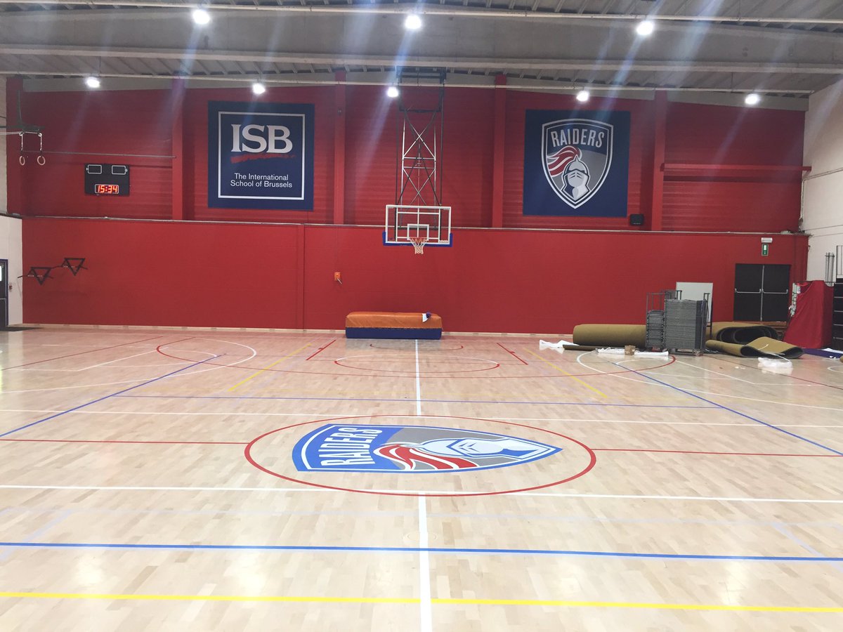 rosky43's tweet photo. Say goodbye to Old Gym , New Gym. Say hello to Blue Gym, Red Gym. https://t.co/MmNOtmLzye
