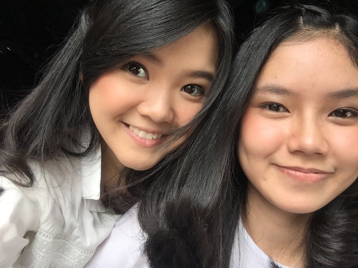 Semangat tampilin yg terbaik yess ,kalo grogi inget aku aja nanti jadi ga grogi kok,semoga aja aku nonton yess