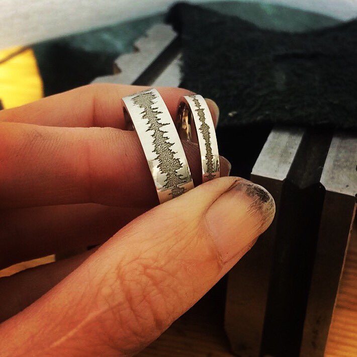 SoundwaveJewels's tweet photo. Custom Soundwave Wedding Rings #qualityoverquantity #soundwavejewelry #soundwaveweddingring #wedding #studiolife https://t.co/uz6Vwt5pJ0