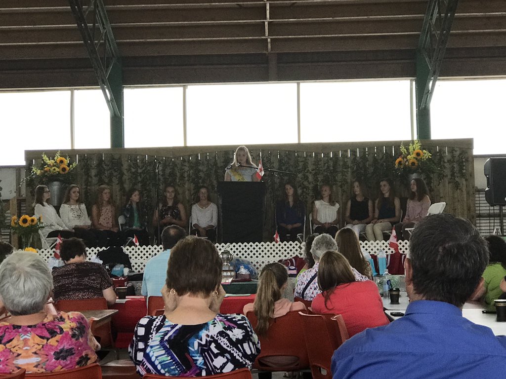 PerthCtyQFurrow's tweet photo. 90th HuronCountyPlowingMatch #princessofthefurrow #agspireQOTF2017 https://t.co/b7ufm3xXaZ