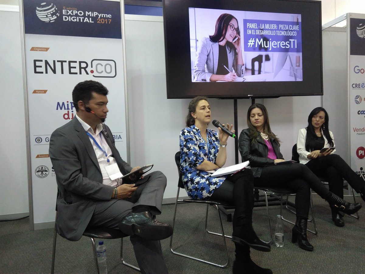 "Ella aprende, ella emprende" programa de la SDMujer que ha capacitado a más de 3000 mujeres en el uso de TIC para impulsar sus negocios