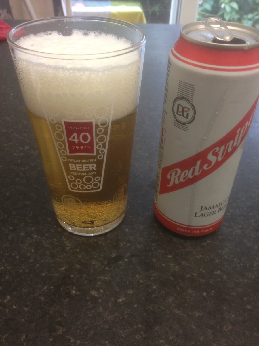 Simonggggg's tweet image. Biggest offence! Yellow fizz in a Camra glass! 😂FYI, it&apos;s not really good...