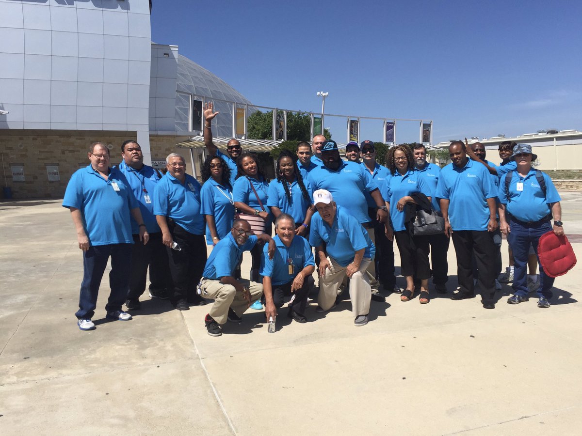 HEAVENBOUND760's tweet photo. Warehouse Family 
Distribution Center #weareKISD https://t.co/VCXW3YKR1n