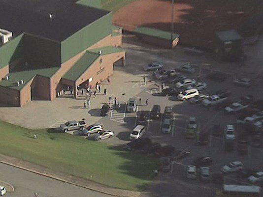 Classes resume at Lithia Springs High after teacher shoots himself on.11alive.com/2whCdEe https://t.co/O1gfX2bYIn