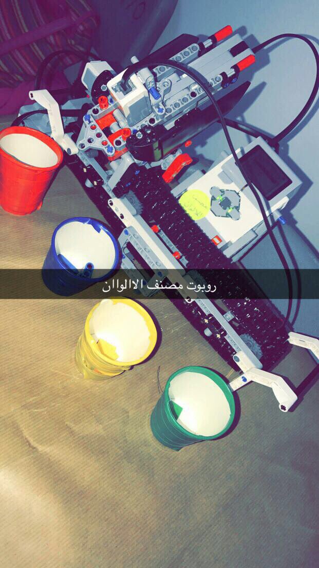 IbdaatM's tweet photo. وحدة الروبوت - ابداعات منارات جدة 
المدربة :أ/ كوثر الحسين
مساعدة المدربة : فيء الفخراني
مساعدة المدربة : اسماء الحسين https://t.co/GGQoHjeUu7