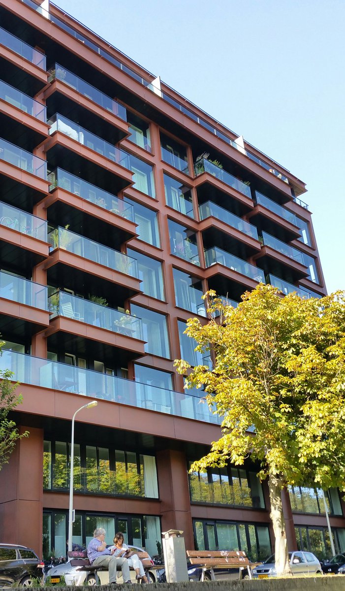 NandaSluijsmans's tweet photo. Deze week aangenaam verrast door dit getransformeerde kantoorgebouw in #DenHaag. Bekleding met #cortenstaal. Gaaf #zzdp architecten! https://t.co/ALSSaWd0lZ