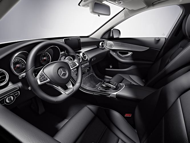 TechnoBokMedia's tweet photo. The @MercedesBenz_SA C-Class gets even sportier with the #EditionC & its #AMG sports styling https://t.co/rI3kGAqPHE
