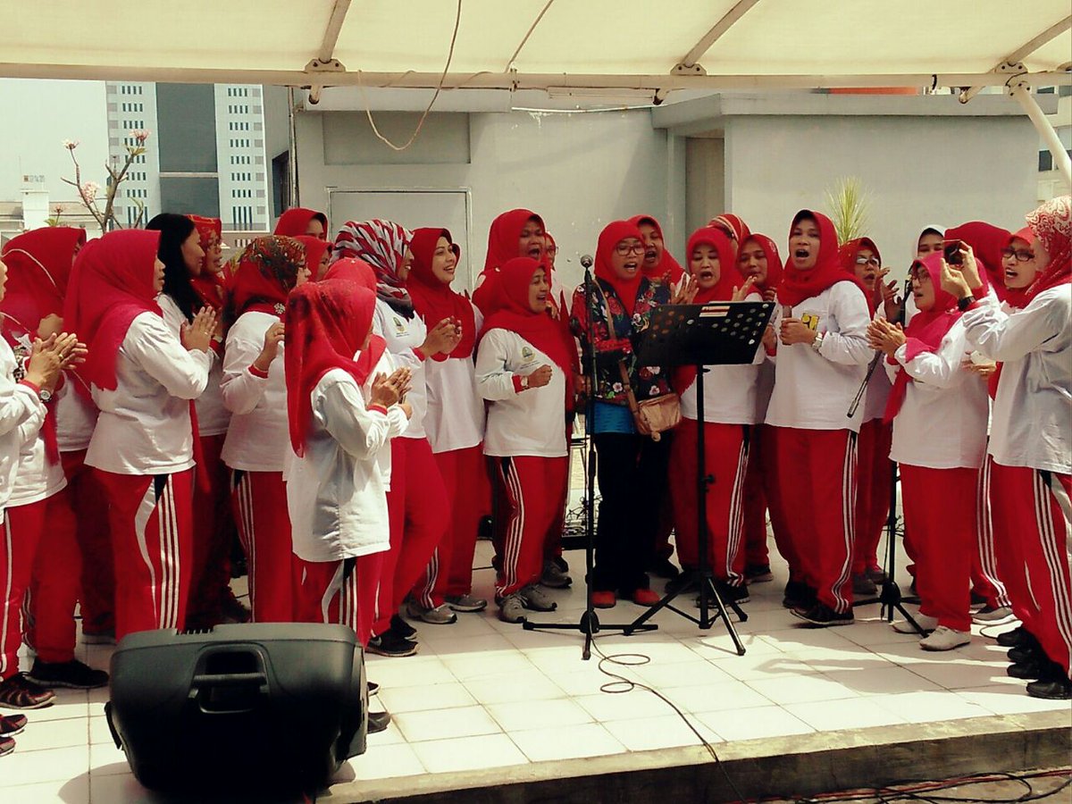 INI LOH, DINAS PALING BAHAGIA VERSI NETTY HERYAWAN

- See more at: humas.jabarprov.go.id/ini-loh-dinas-…