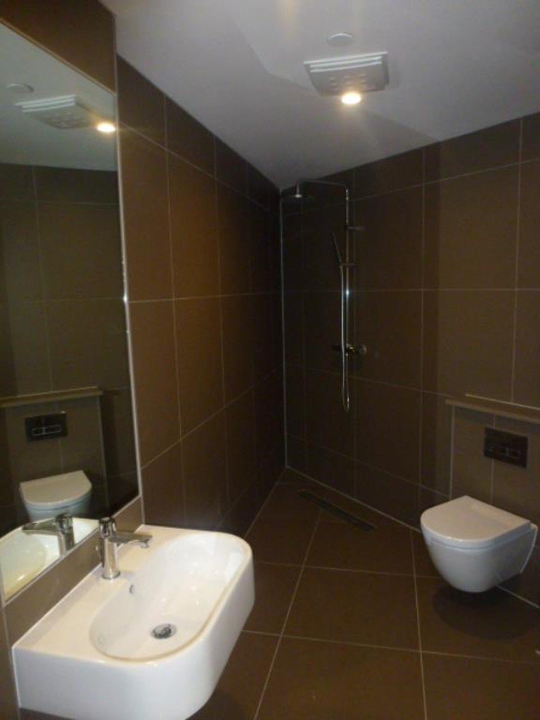 FHPLiving's tweet photo. 1-bed, furnished apartment on the fifth floor of the Tower Block in #NottinghamOne ONLY £725pcm! #Lettings #Nottingham #FHPLiving https://t.co/4Z07TCvLd0