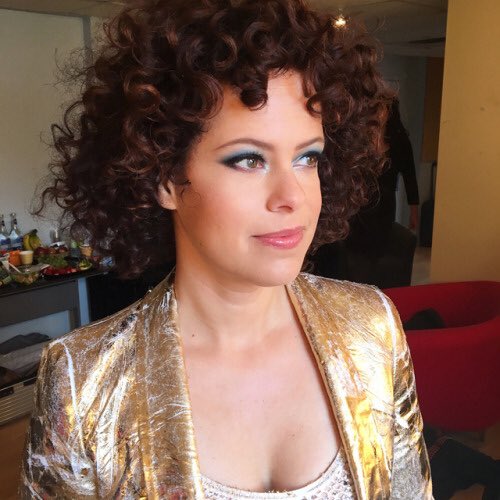 Happy birthday Régine Chassagne! 