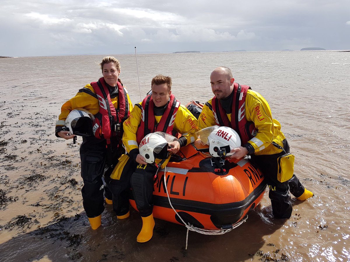 KathKathfisher1's tweet photo. #publicsafety filming this morning @RNLIPenarth ref #SullyIsland. #KnowYourTides #CallTheCoastguard #999family #StaySafe https://t.co/5Cu1t2TOqz