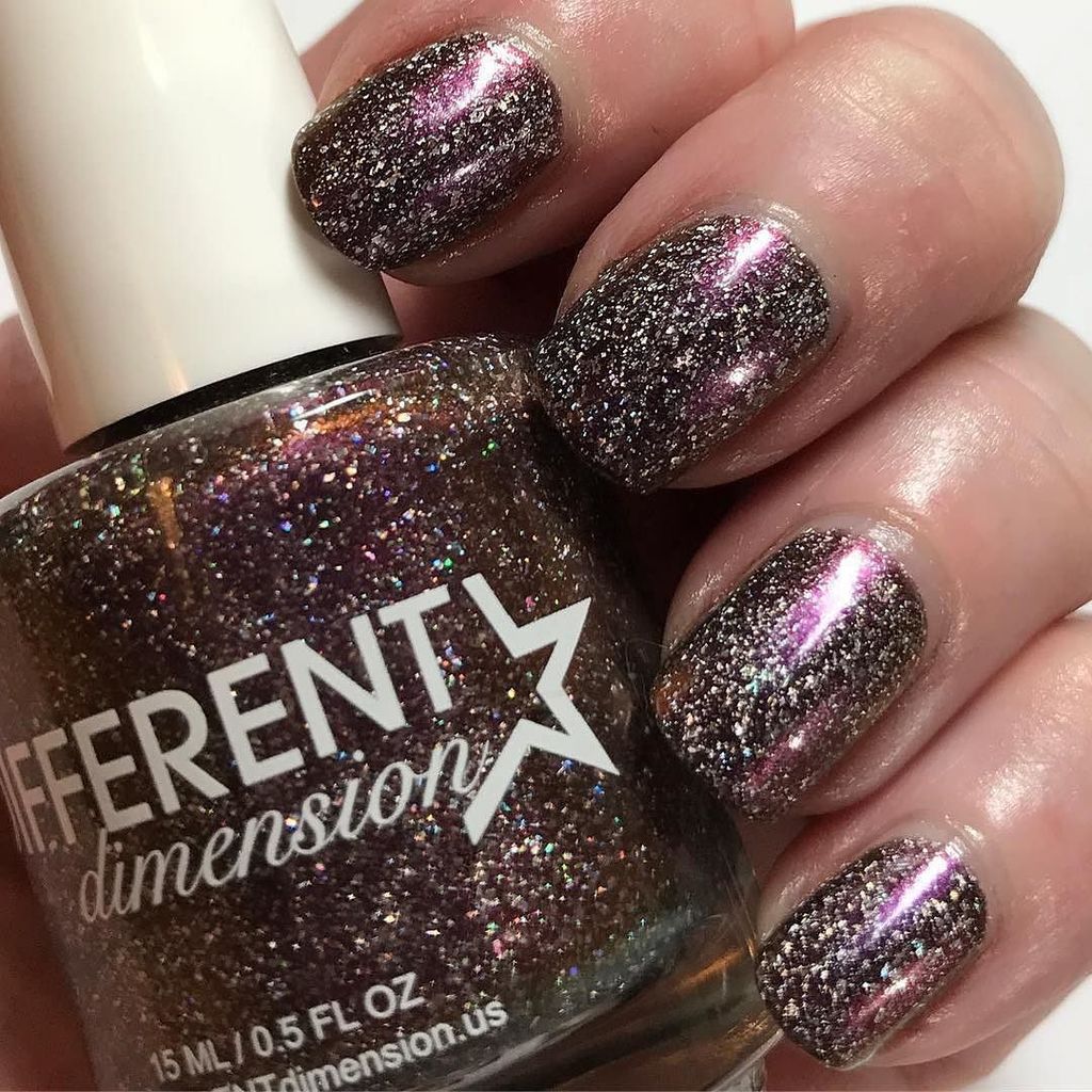 difdimensionus's tweet photo. #Repost @apotterrallis
・・・
Equinox from @differentdimensionus is so sparkly and indescribable!!! #notd #nails #nailmail #nailsofig #nailsta… https://t.co/pGbHrjo6Vj