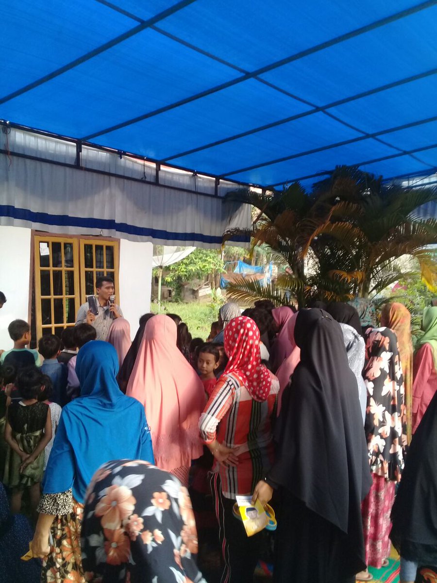 kawanharris's tweet photo. Silaturahmi dengan warga Kampar, mengumpulkan serpihan harapan dan doa untuk HM. Harris menjadi Gubernur Riau 2018-2023. #hajiharris https://t.co/cTPWOZGkqI
