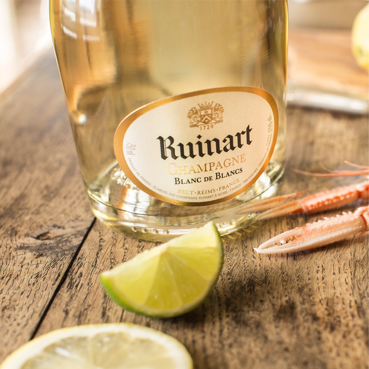 Who said Summer has to come to an end? How about some champagne and seafood to keep the spirit going?! #drinkresponsibly #HappyFriday