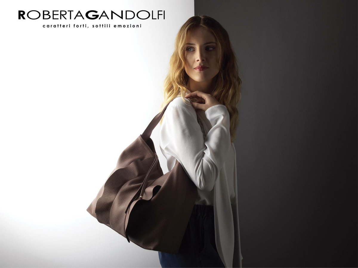 RGhandbags's tweet photo. Joy, elegance and femininity.
Discover the new F/W 17-18 Sauvignon: https://t.co/x2gtdEQ5Sl
#alwayswithmyrg https://t.co/G5mSMBn1jN