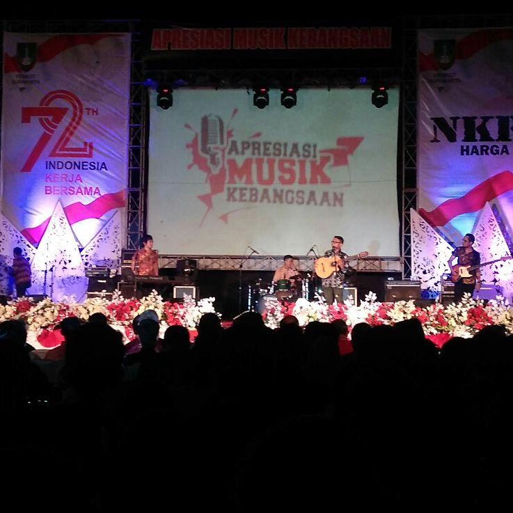 Dengan nuansa jazz yg dipadu jenis musik lainnya, Zaro De Vega menyuguhkan penampilan yg unik di #AMKSolo2017