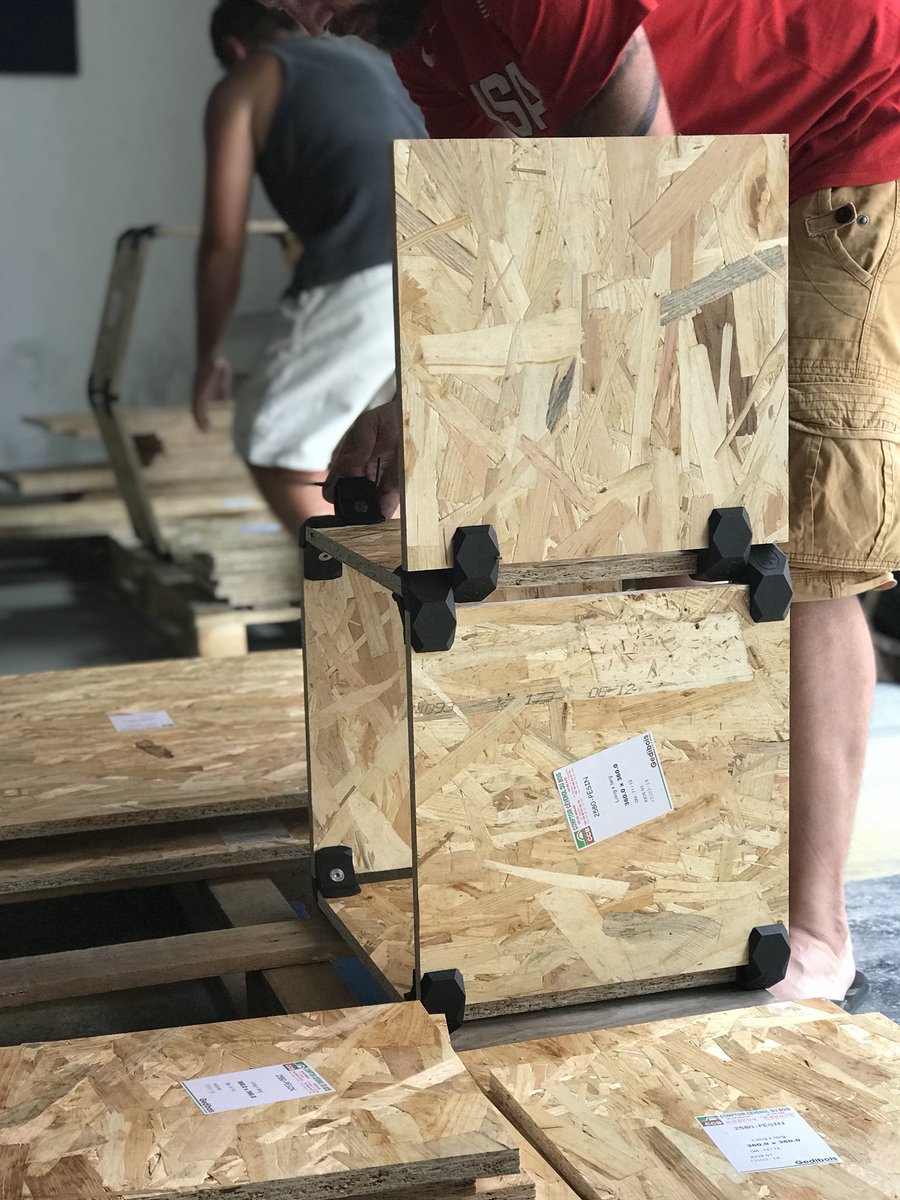 DoTankcc's tweet photo. @OpenWoodcc @playwd in @DoTankcc play with the wood #byartprocess https://t.co/DSsutlh7rJ