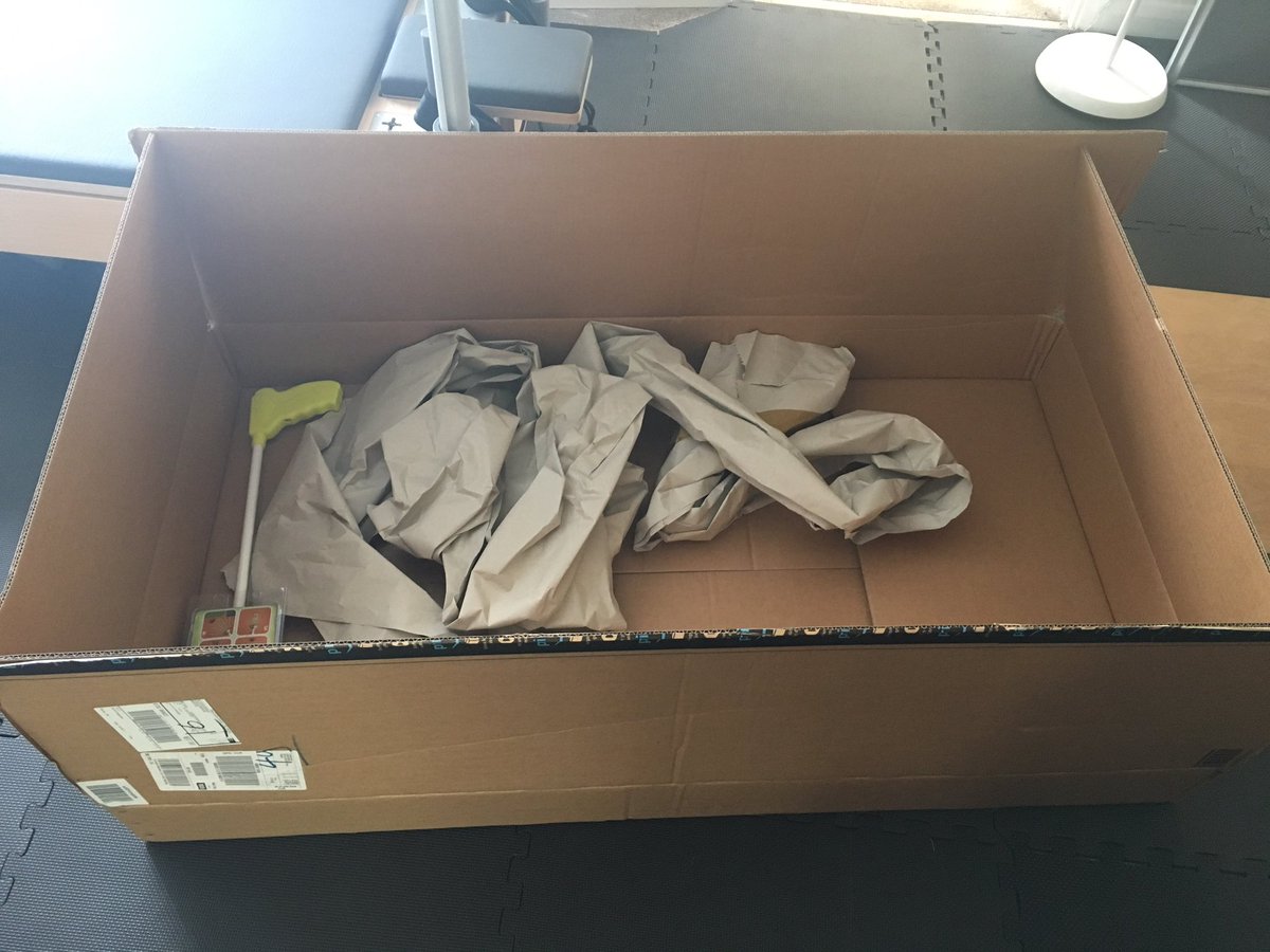 ali_maclennan's tweet photo. Amazon you should be ashamed - a 4 foot box for a tiny product. Ridiculous! #waronwaste #amazonuk #packagingoverload https://t.co/ELRHyVPxCC
