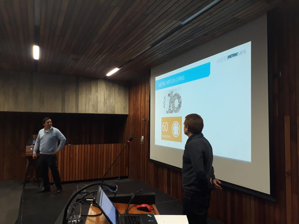 DATAUC_CHILE's tweet photo. @pcofre y @jcaiceo presentan experiencia de @metricarts en #DataScienceUC como caso exitoso en el análisis de datos https://t.co/3EKcMM4O3Y