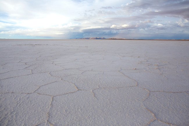 NACLA's tweet photo. A filmmaker reflects on the politics of producing a documentary on mining in the salt flats of #Bolivia. https://t.co/Tx6oSTntji https://t.co/BdyceReDhD