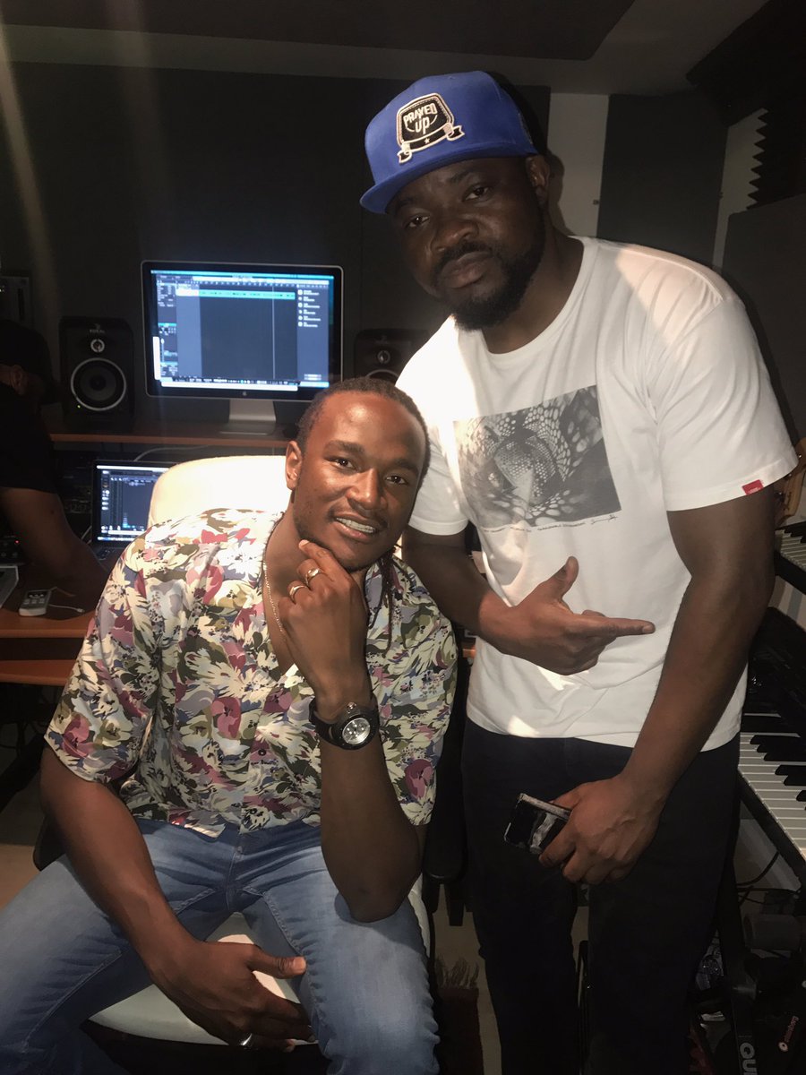 jahprayzah's tweet photo. So today we were in the studio at @Factory78 with my guy @LanreDavies. Shout out to you bro 👊🏿 https://t.co/qjs3fTj7kx