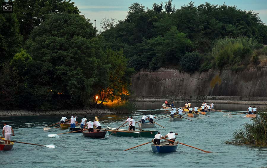 HPdG's tweet photo. Il25° #paliodellemura a #peschieradelgarda .. gare tra fascino e storia
Il 21 l'INCENDIO DEI VOLTONI
#lagodigarda #agosto #canoa #fireworks https://t.co/9YjonSuPKh
