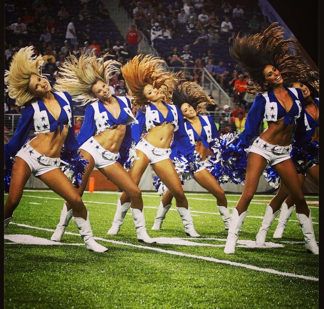 StephanieL987's tweet photo. Hitting the field tomorrow night like...
#FierceMode #FridayFeels #Squad #GameDayReady #CowboysNation #INDvsDAL https://t.co/ROjPVfd9oE