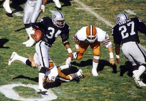 NFLMAVERICK's tweet photo. Happy birthday to former #Raiders PR-KR Greg Pruitt, August 18, 1951.
A Super Bowl XVIII champion, Pro-Bowler. https://t.co/4zK2huR01w