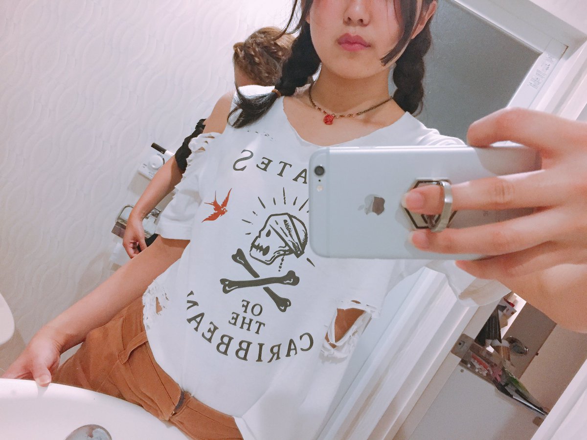 ももこ 明日はディズニーパイレーツ メイクもパイレーツ使用 猫娘も明日はちゃんとパイレーツメイクで参戦 笑