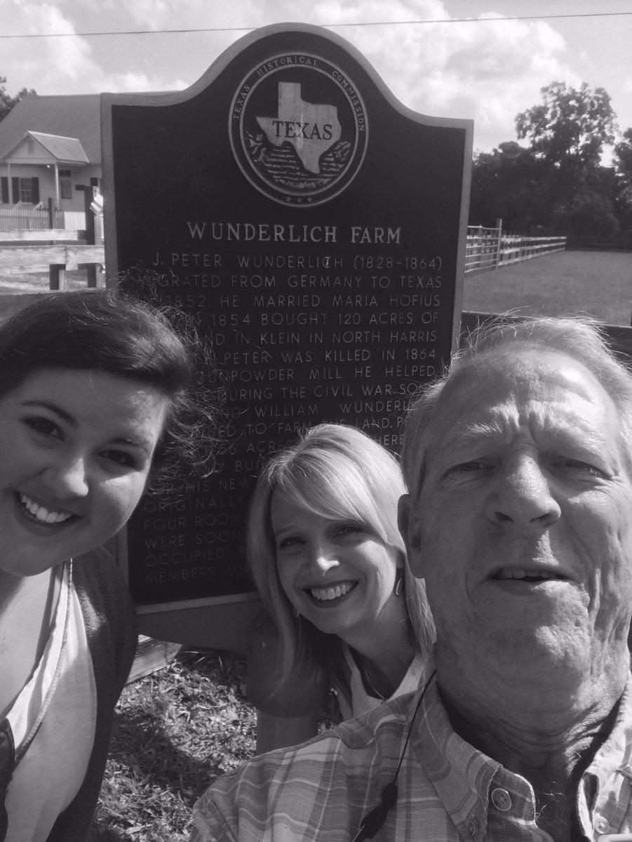 MikeKeimig's tweet photo. #teamhistoricalfiction at our historical marker! 🙌🏼 @DoerreKISD #warriorspirit @kess_mac https://t.co/yj59kJ5YAP