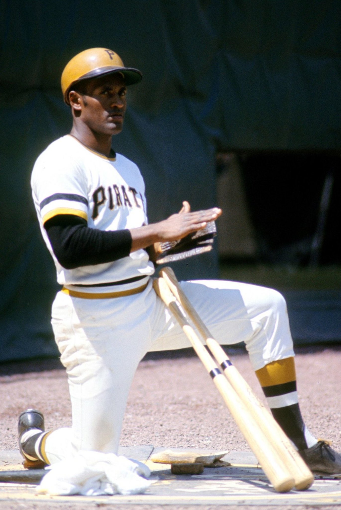 Happy Birthday to the legend Roberto Clemente. REmessage to wish a happy 83rd birthday. 