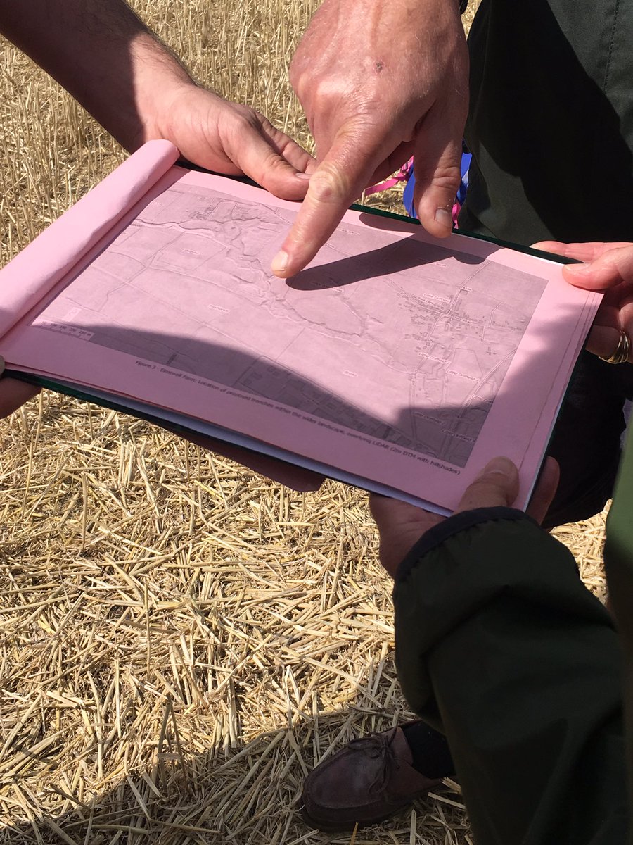 Her_Edit's tweet photo. Thank you @TheDigVenturers fascinating dig at #LittleDriffield #Archaeology #mesolithic #Yorkshire https://t.co/9MCrUybi6a