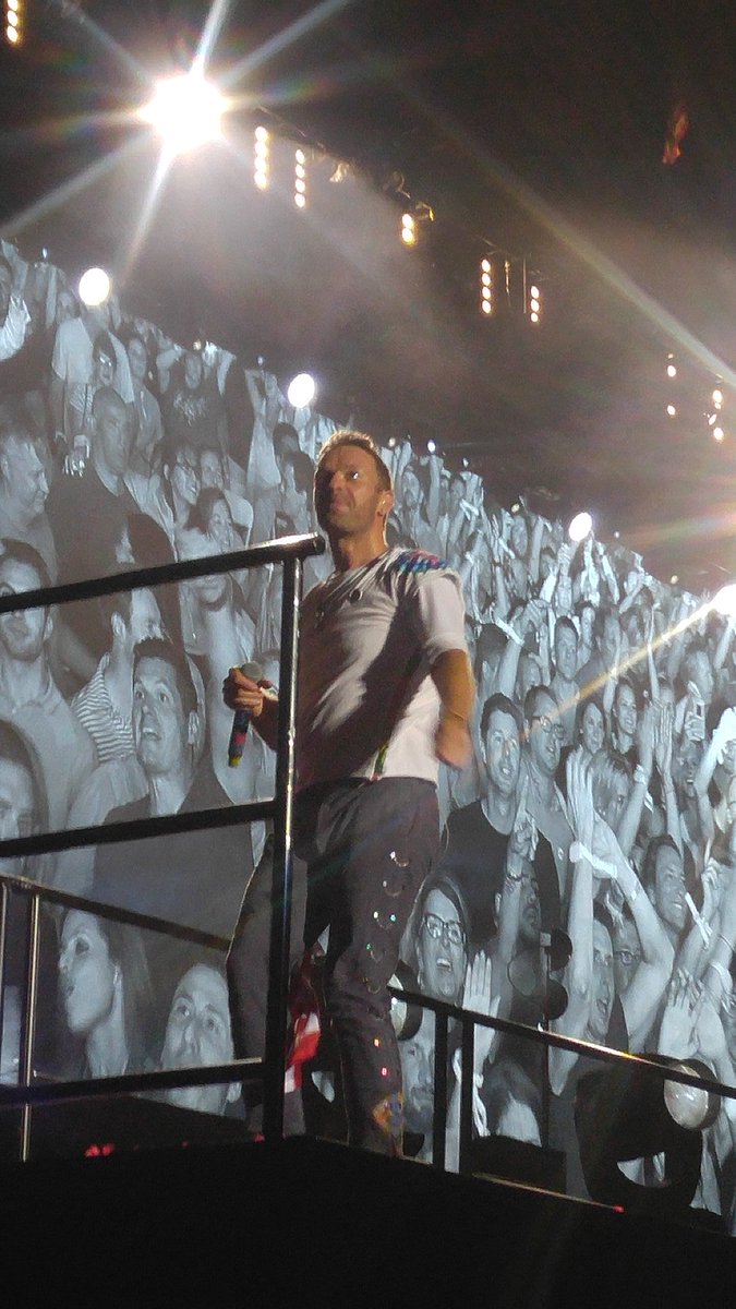 Kennyncsy's tweet image. #ColdplayChicago