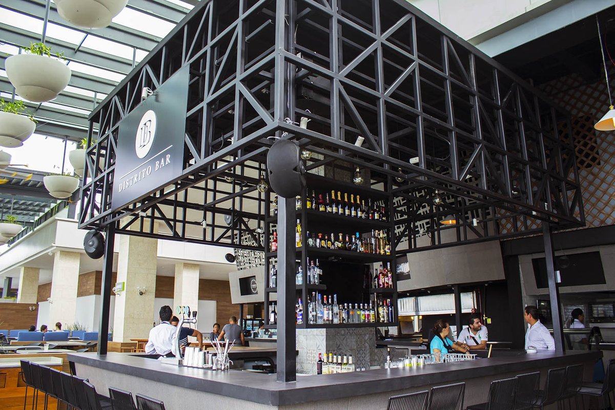 dgcancun's tweet photo. Sábado de disfrutar nuestro 2x1 en #DistritoBar :D, los esperamos a partir de la 1pm en @PuertoCancunMTC https://t.co/xS49r86eVq