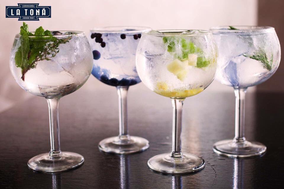 ¡¡¡Celebremos los viernes!!!
Y los sábados.... y los domingos... algún lunes... martes.......😉